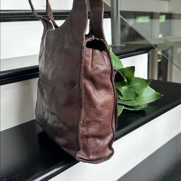 Fossil Genuine Leather Shoulder Bag Thick Luxurious Leather with Front Pocket - Picture 4 of 11